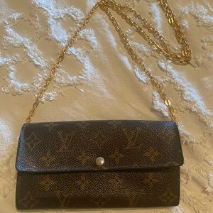 LOUIS VUITTON Monogram Authentic Sarah Wallet (chain not included)